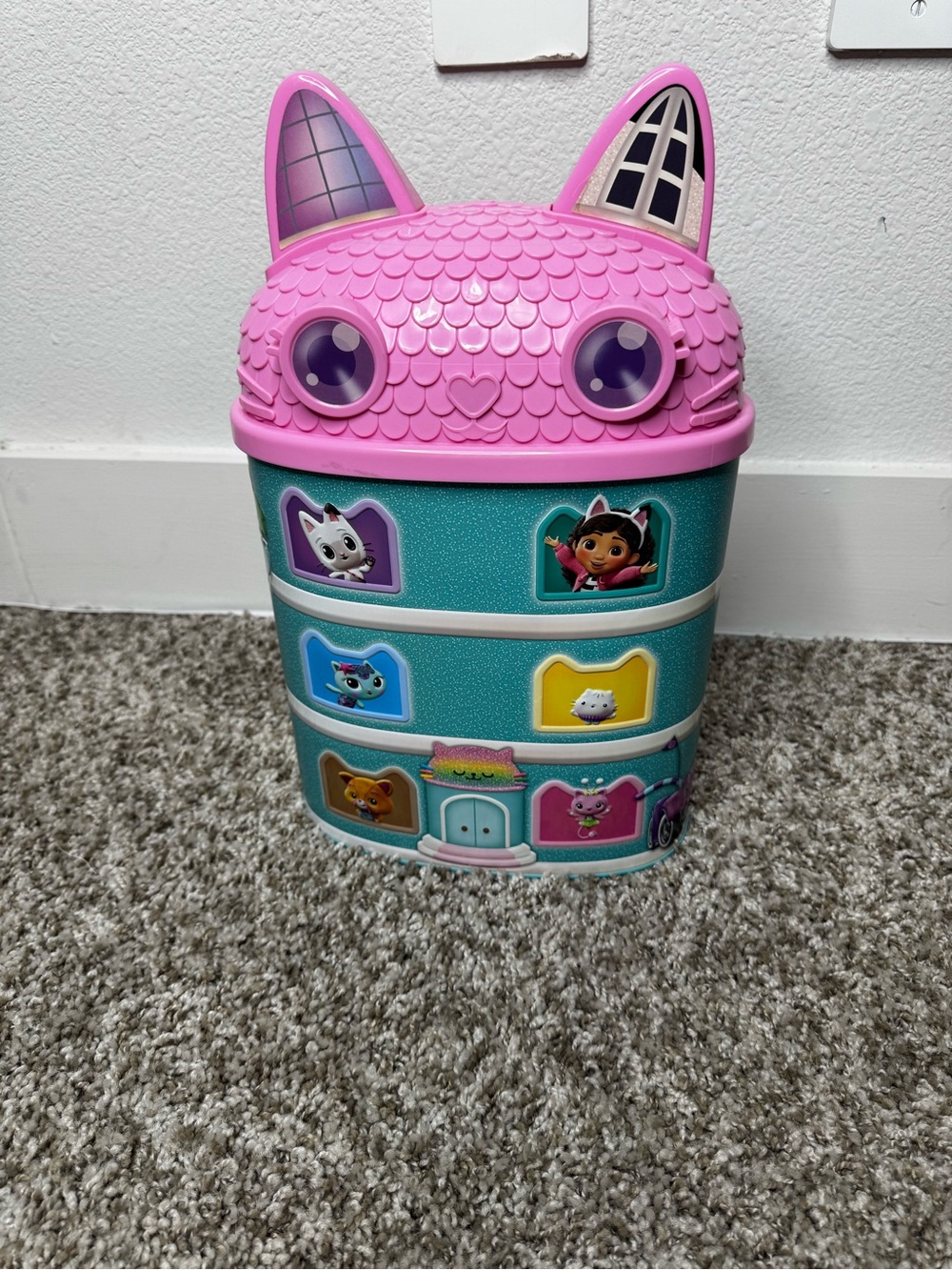 Kids gabby doll house popcorn bucket - Picture 2 of 7